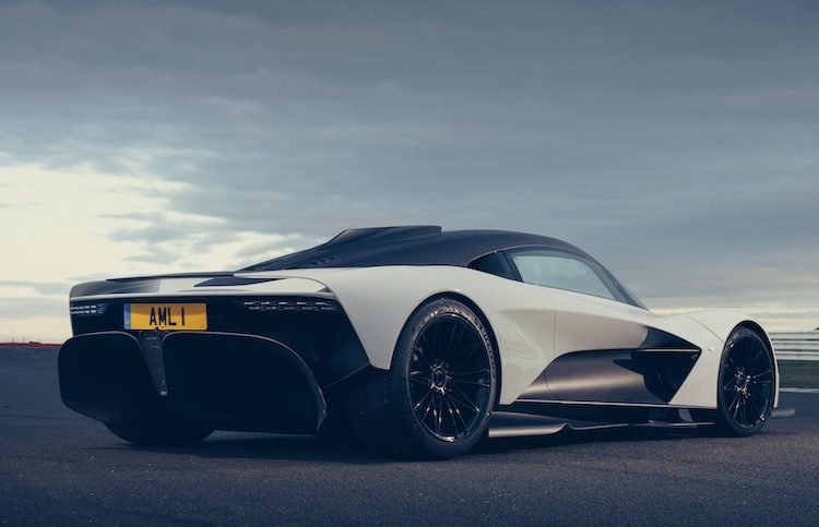 Aston Martin Valhalla mag voor het eerst buiten spelen