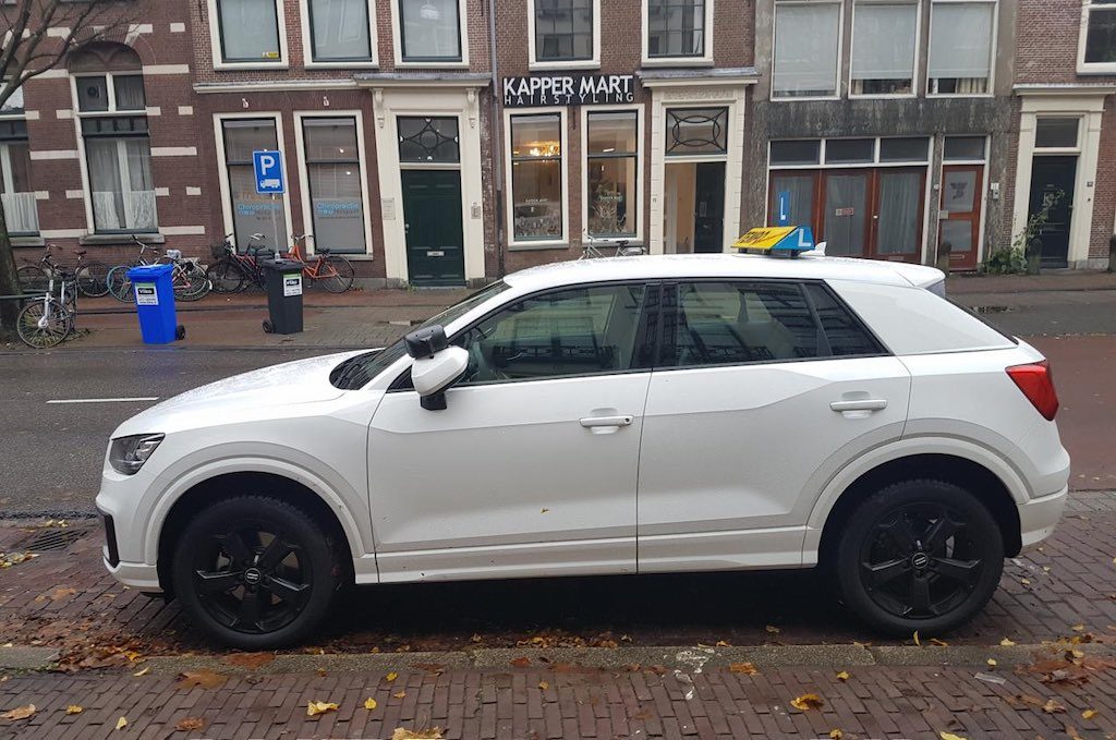 Lesauto van een rijschool