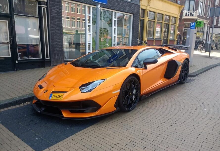 6x oranje boven met Nederlandse supercars