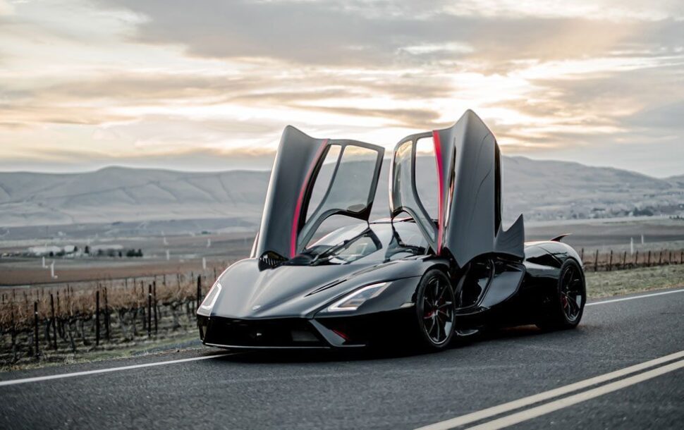 De SSC Tuatara, die op termijn gezelschap krijgt van een nieuw, goedkoper model