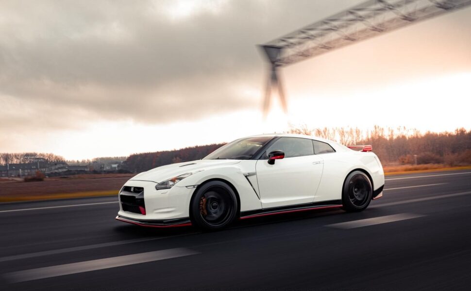 GT-R Uitlaten. Nissan wil zich misschien terugtrekken uit Europa.