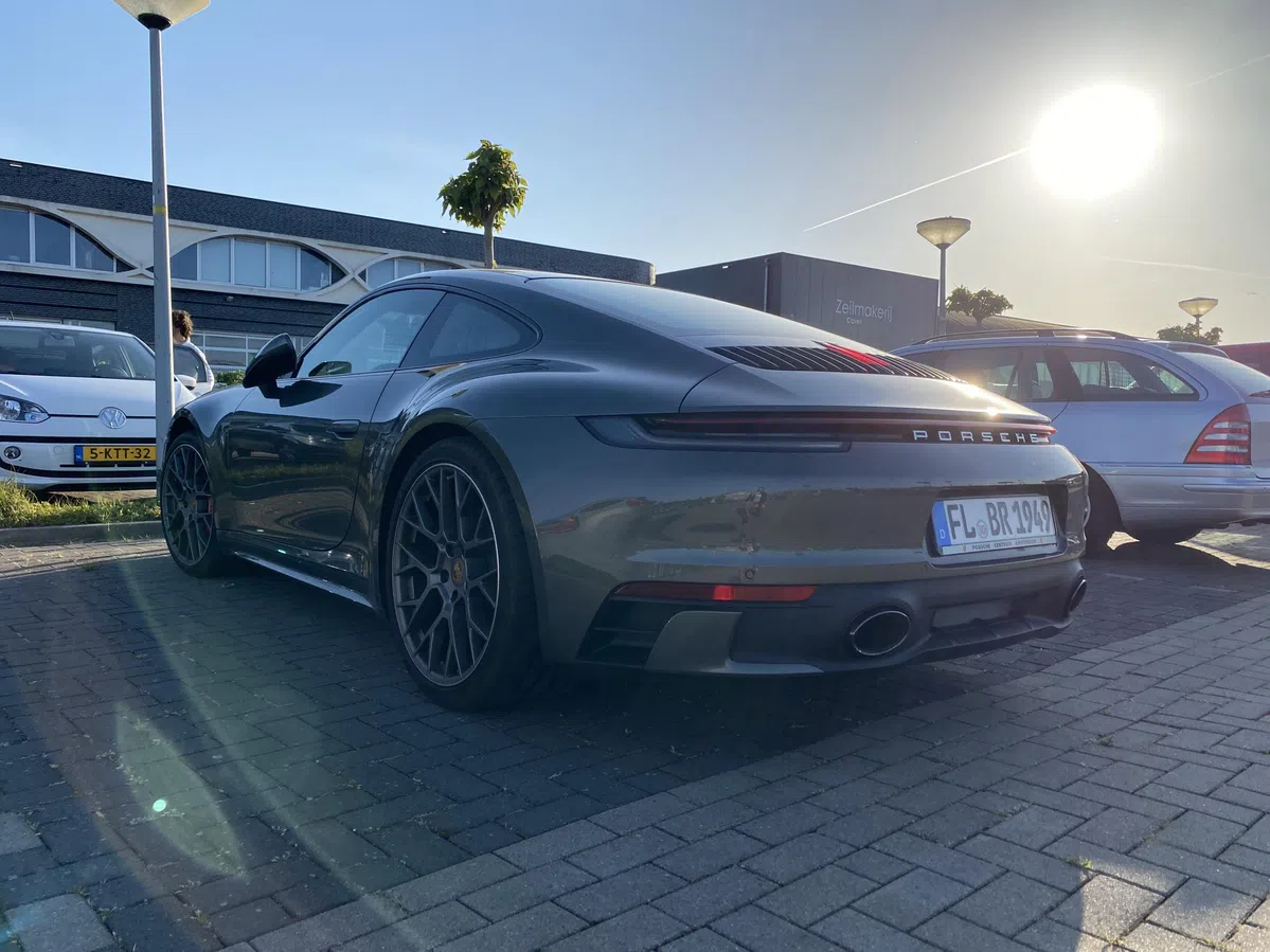 Porsche 911 992