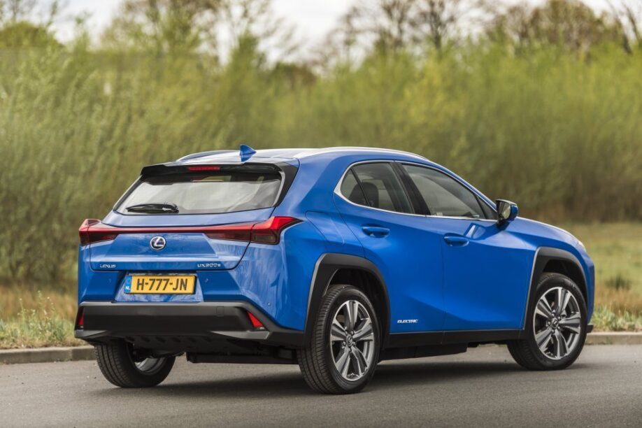 Lexus UX300e rijtest