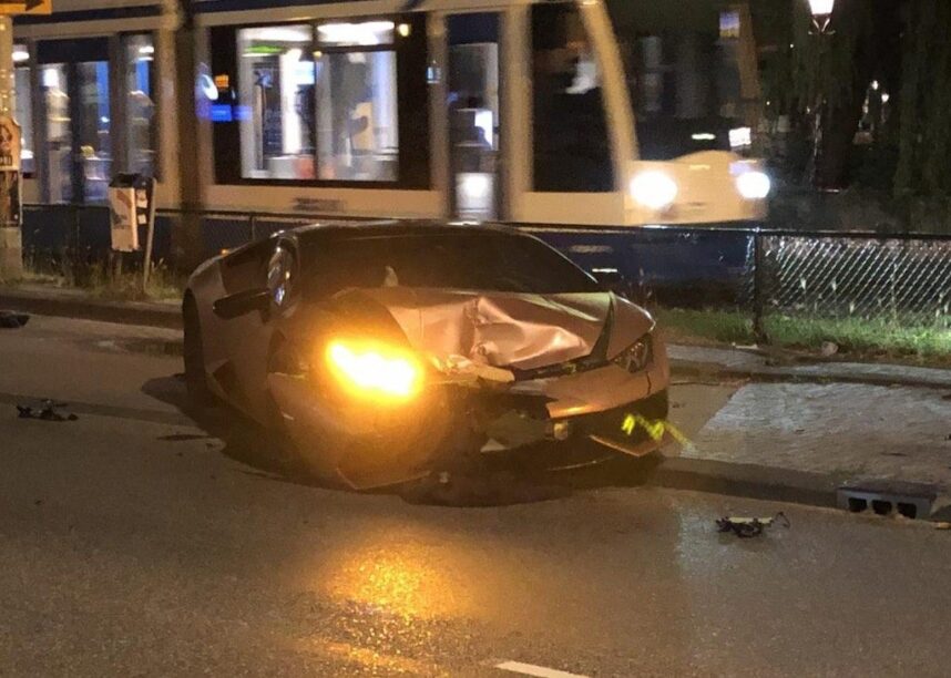 Dave Roelvink sloopt Lamborghini van Mobicepp