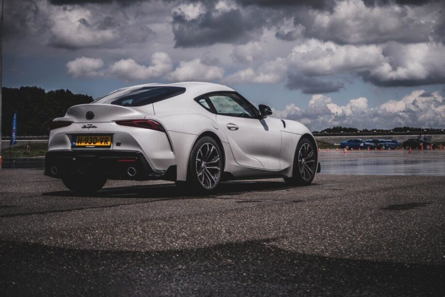 Toyota Supra 2.0 rijtest