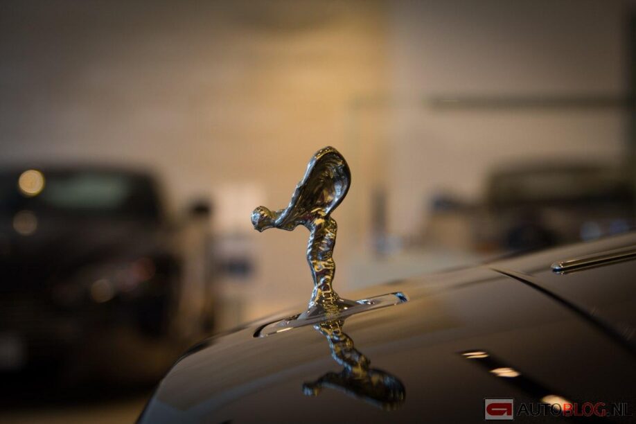 The Spirit of Ecstasy op een Rolls-Royce Wraith