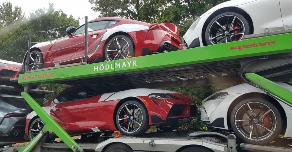 Toyota Supra's op autotransport