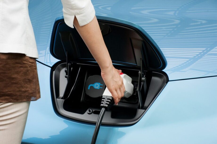 Nissan Leaf wordt ingeplugd