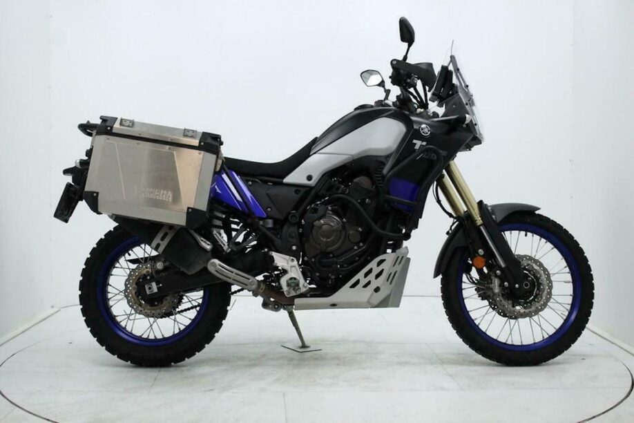 Model 2020 motorfietsen met de kop eraf