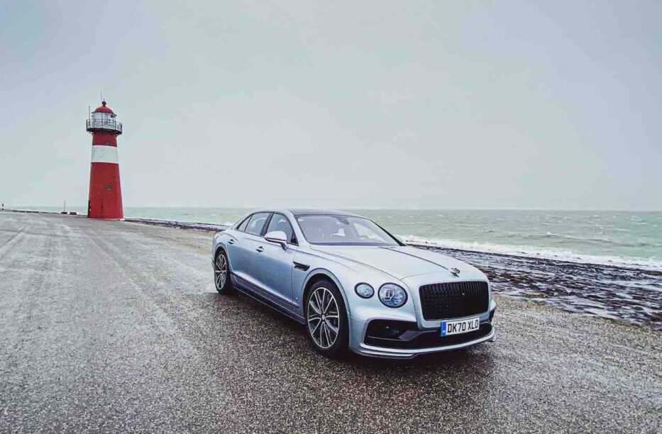 Bentley Flying Spur V8 S rijtest