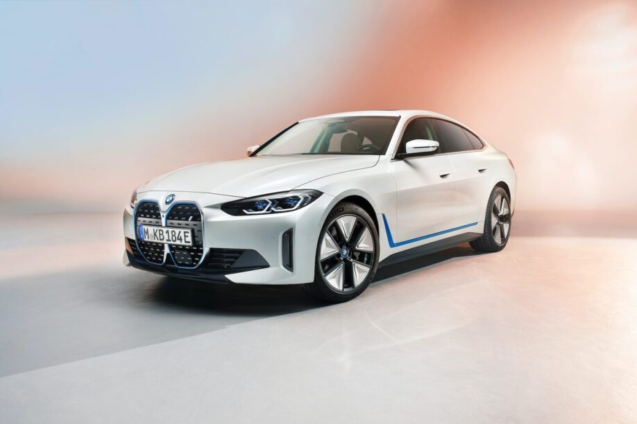 BMW onthult het uiterlijk van de i4