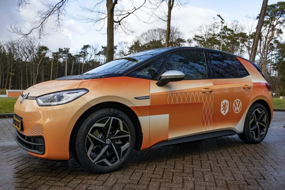 De KNVB is weer te vinden in een Volkswagen