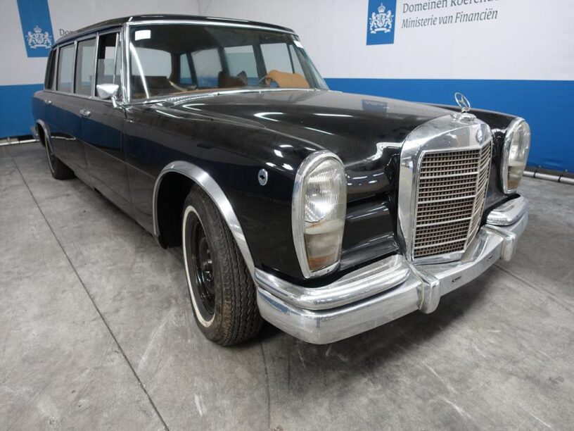 Mercedes 600 Pullman Domeinen