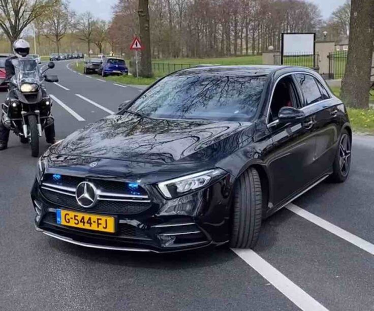 Politie deelt tientallen boetes uit bij supercar meeting