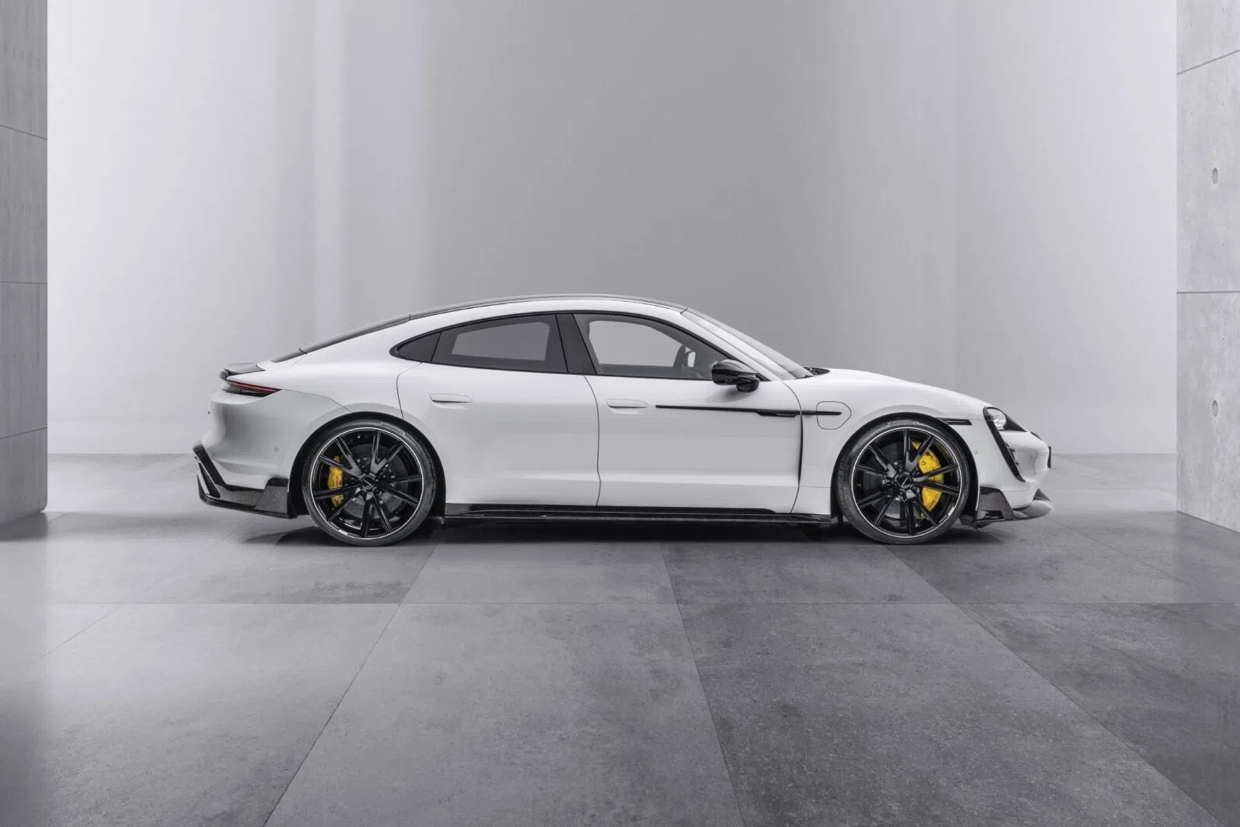 porsche taycan mansory