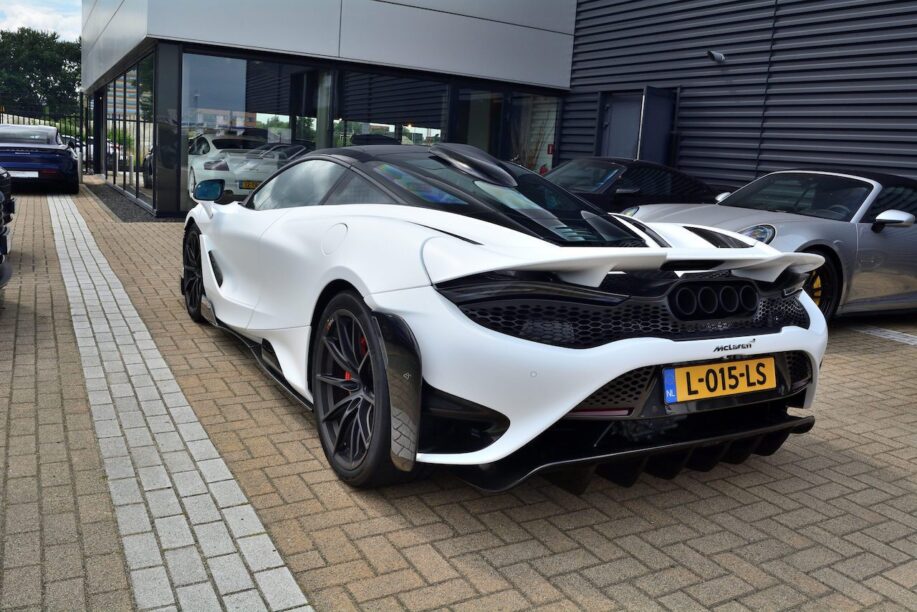 Nederland is een McLaren 765LT á 400.000 euro rijker