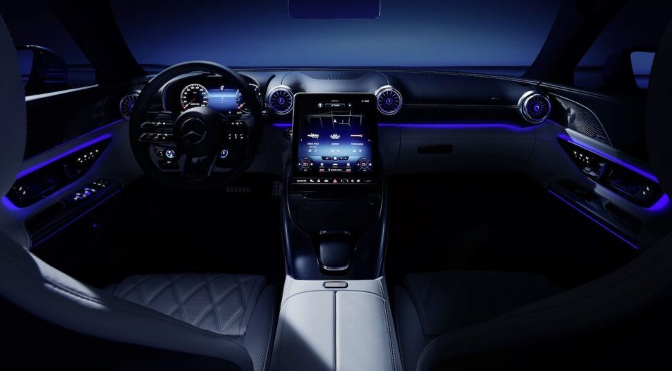Koekoek, Mercedes-AMG SL interieur laat zich zien