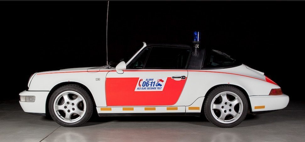 Deze afbeelding heeft een leeg alt-attribuut; de bestandsnaam is Porsche-964-side.jpg