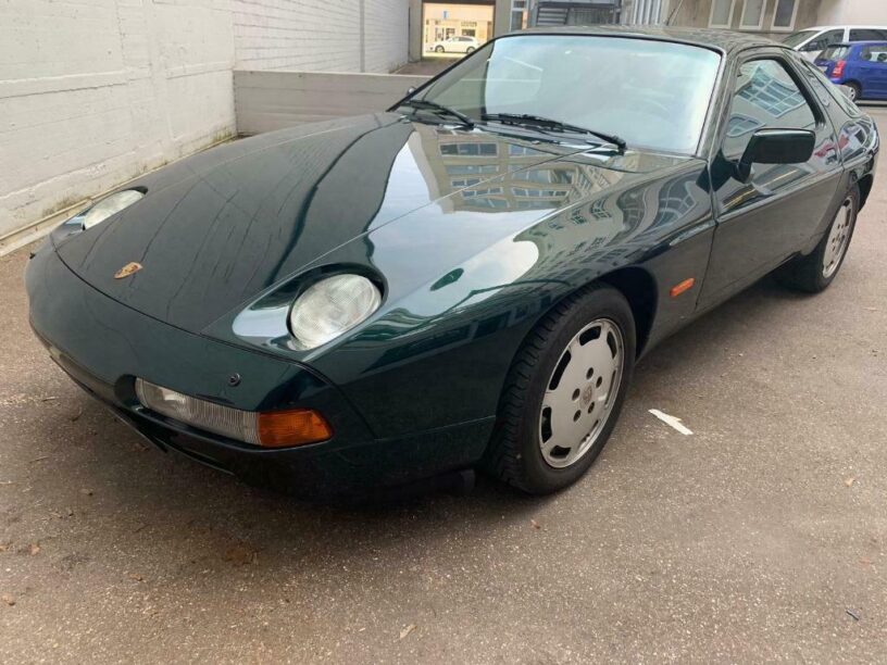 Porsche 928