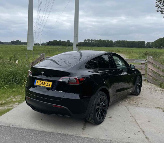 Tesla Model Y rijtest video