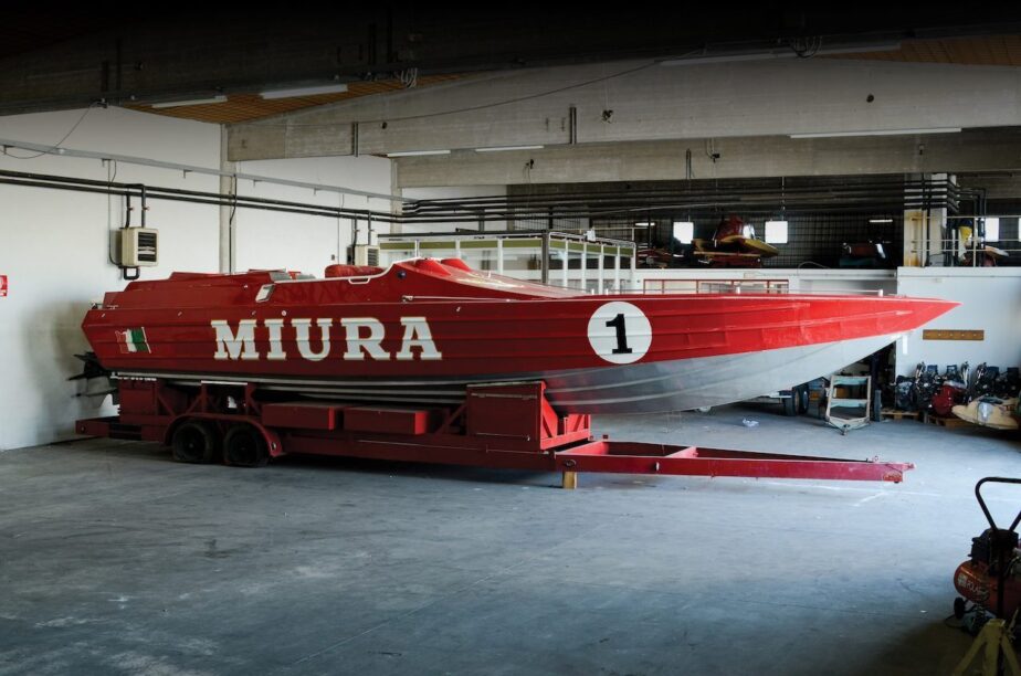 Kopen: Miura speedboot met 2x Lambo V12