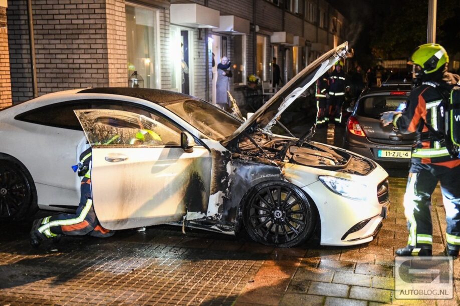 Mercedes-AMG S63 mogelijk in brand gestoken in Alphen a/d Rijn