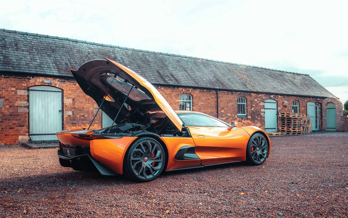ab-Jaguar-C-X75-oranje-