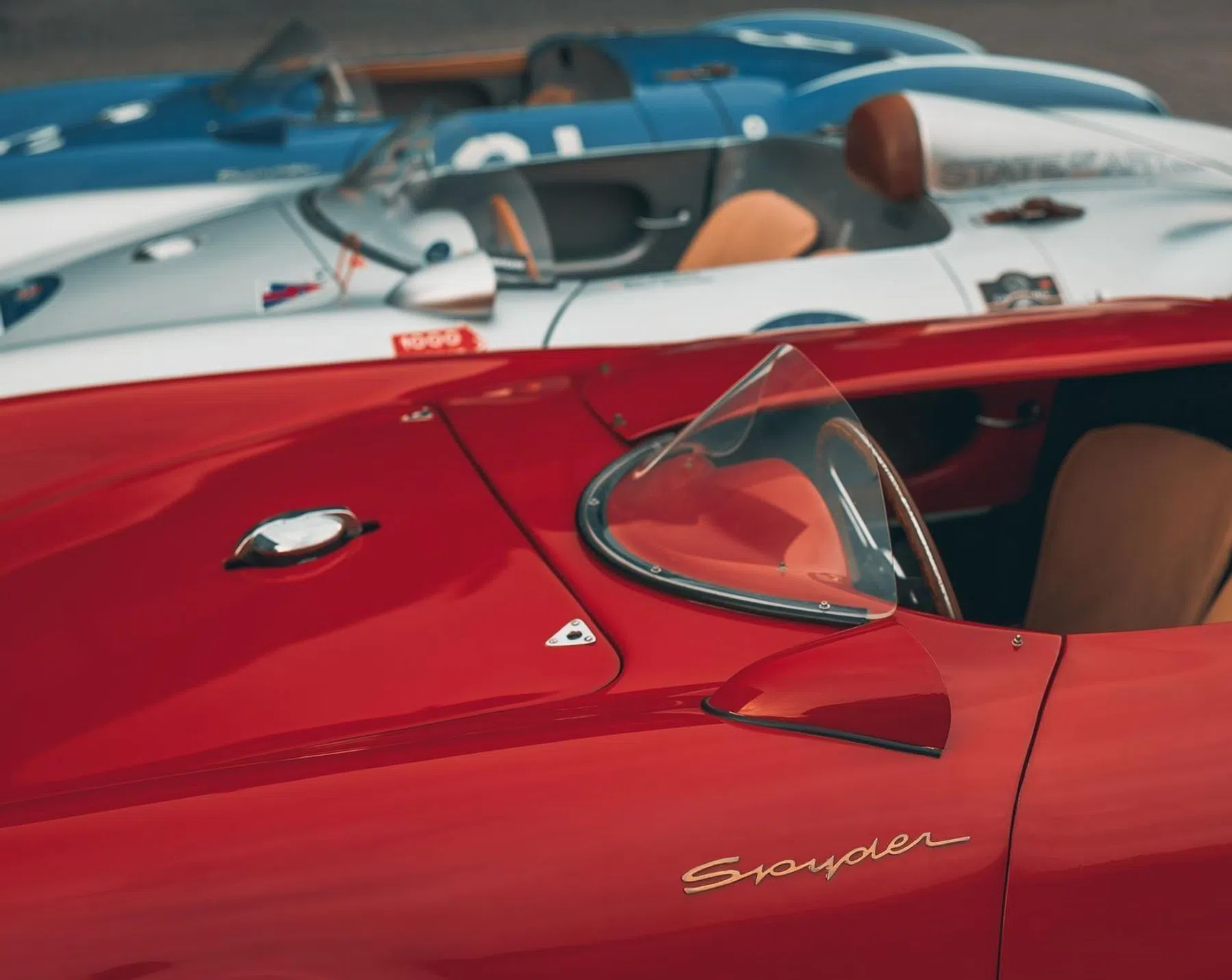 Driemaal Porsche 550 Spyder