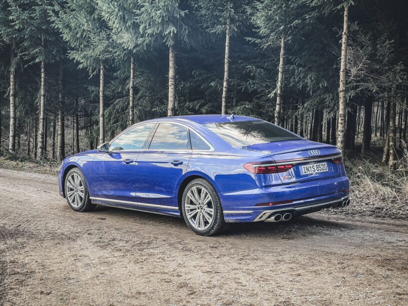 Audi S8 2022 rijtest