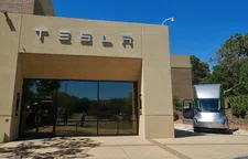 Thumbnail for article: California begint rechtszaak tegen Tesla wegens racisme