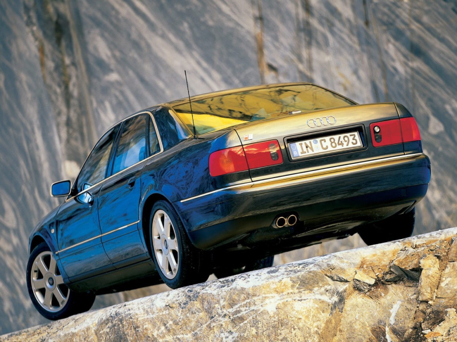 grote sportsedans met handbak