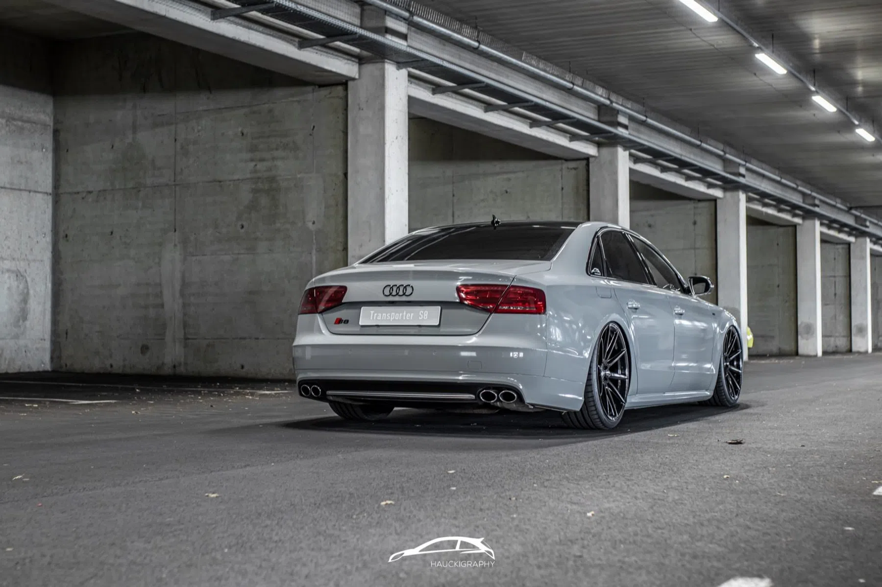 oude Audi S8
