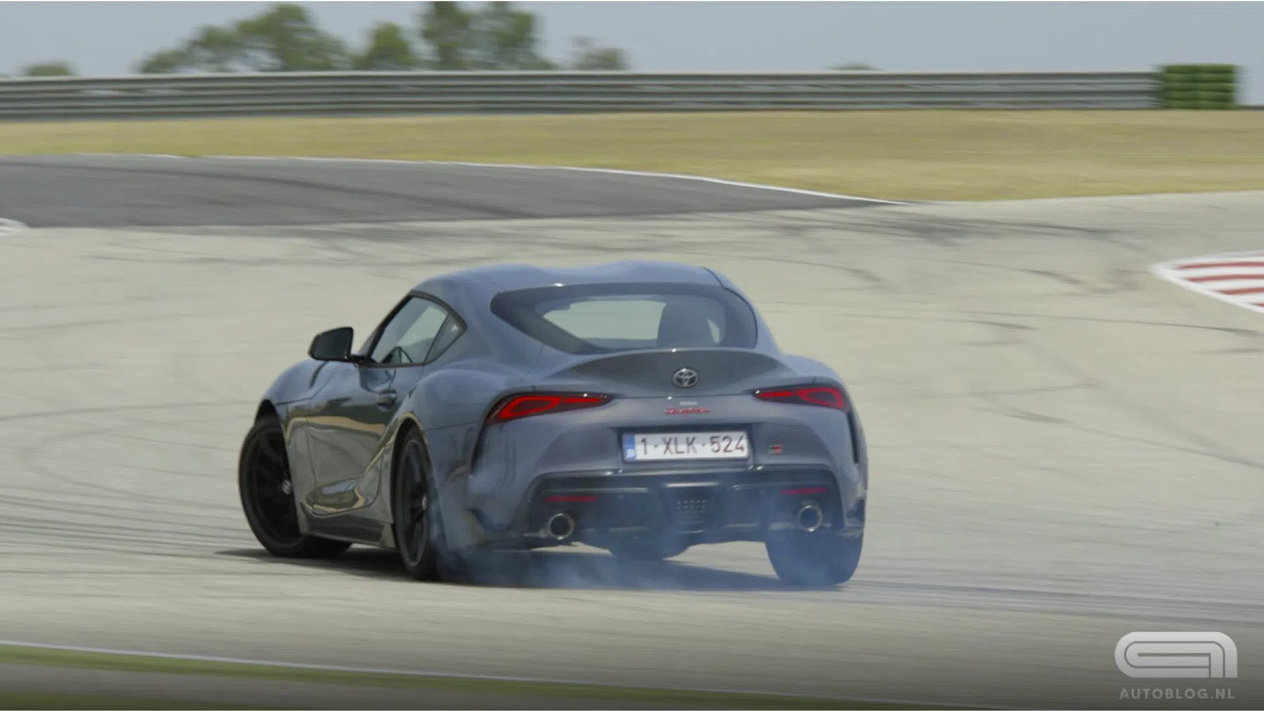 Toyota GR Supra handbak