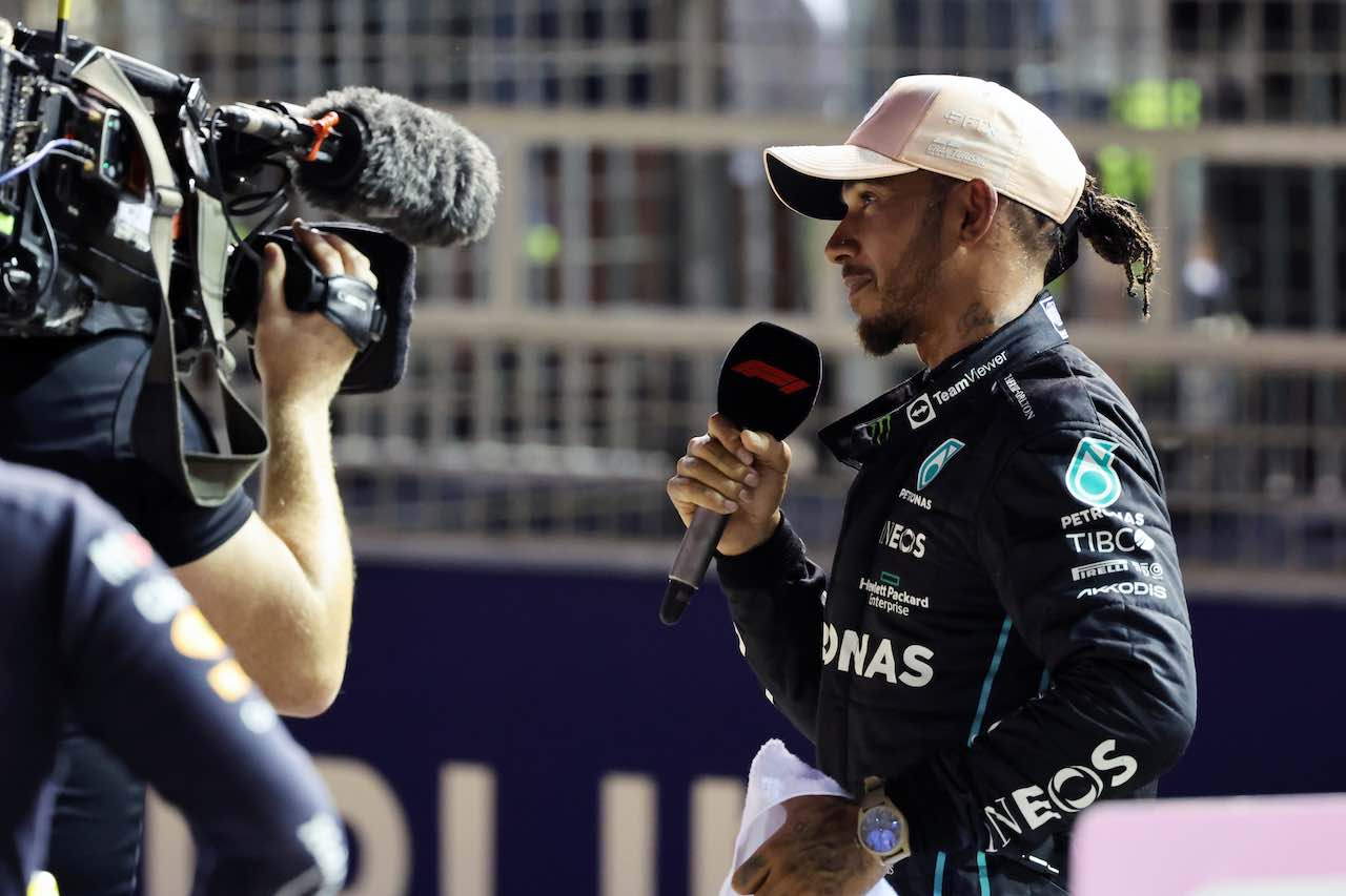 Hamilton vindt Red Bull upgrades in 2021 erg verdacht