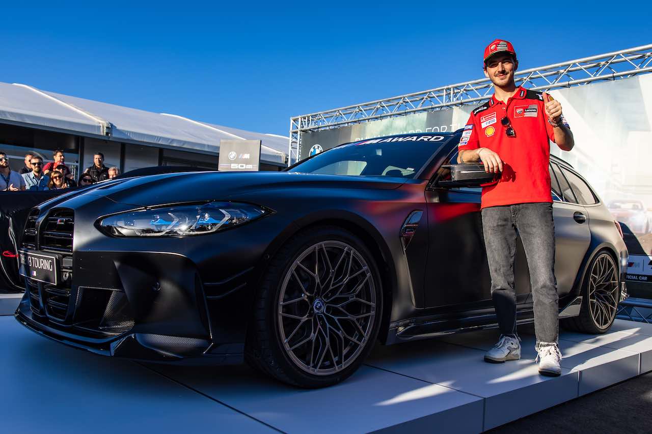 Wees snel op de motorfiets en win een BMW M3 Touring
