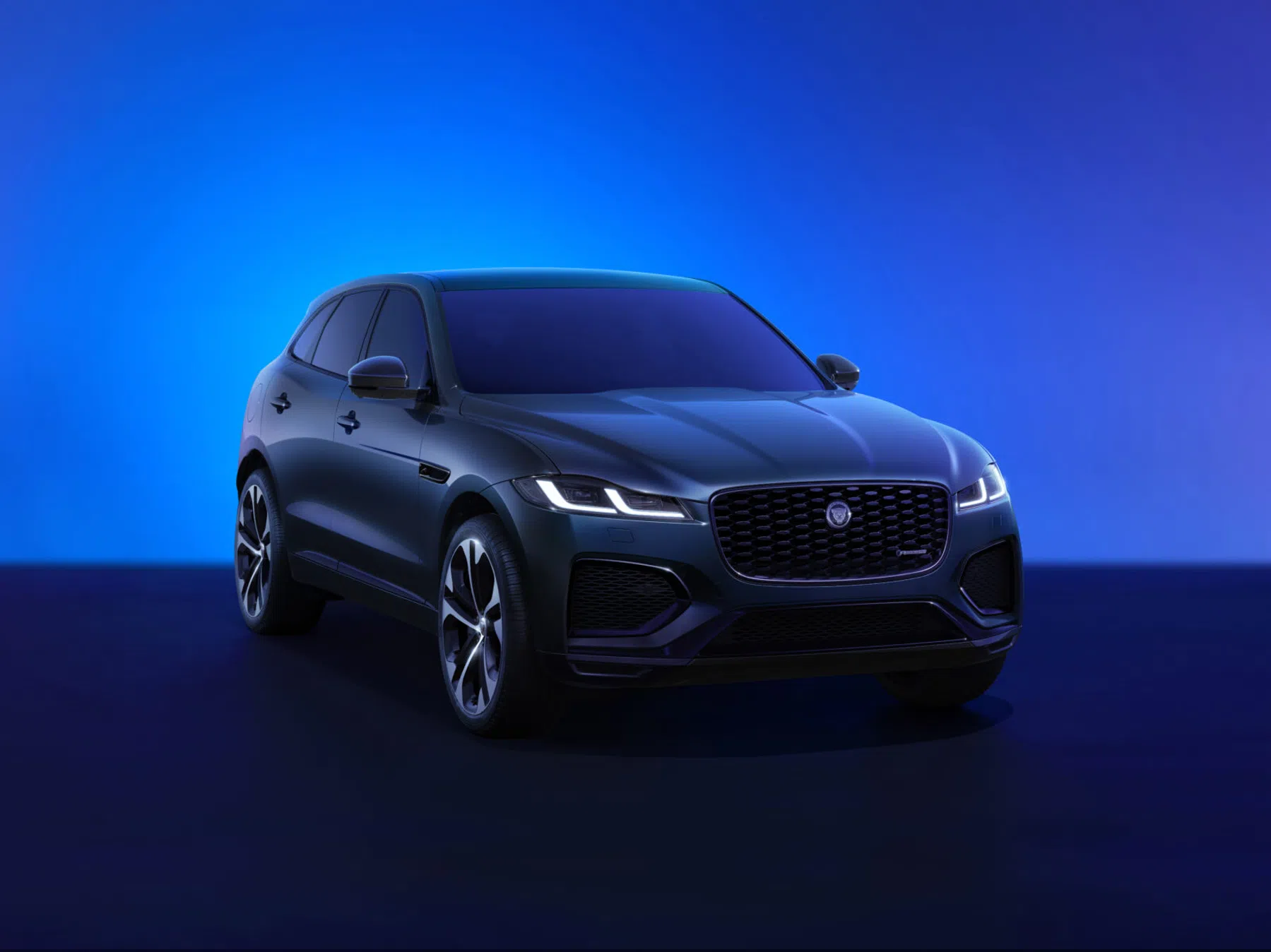Jaguar perst meer bereik uit de accu’s van de nieuwe F-Pace PHEV