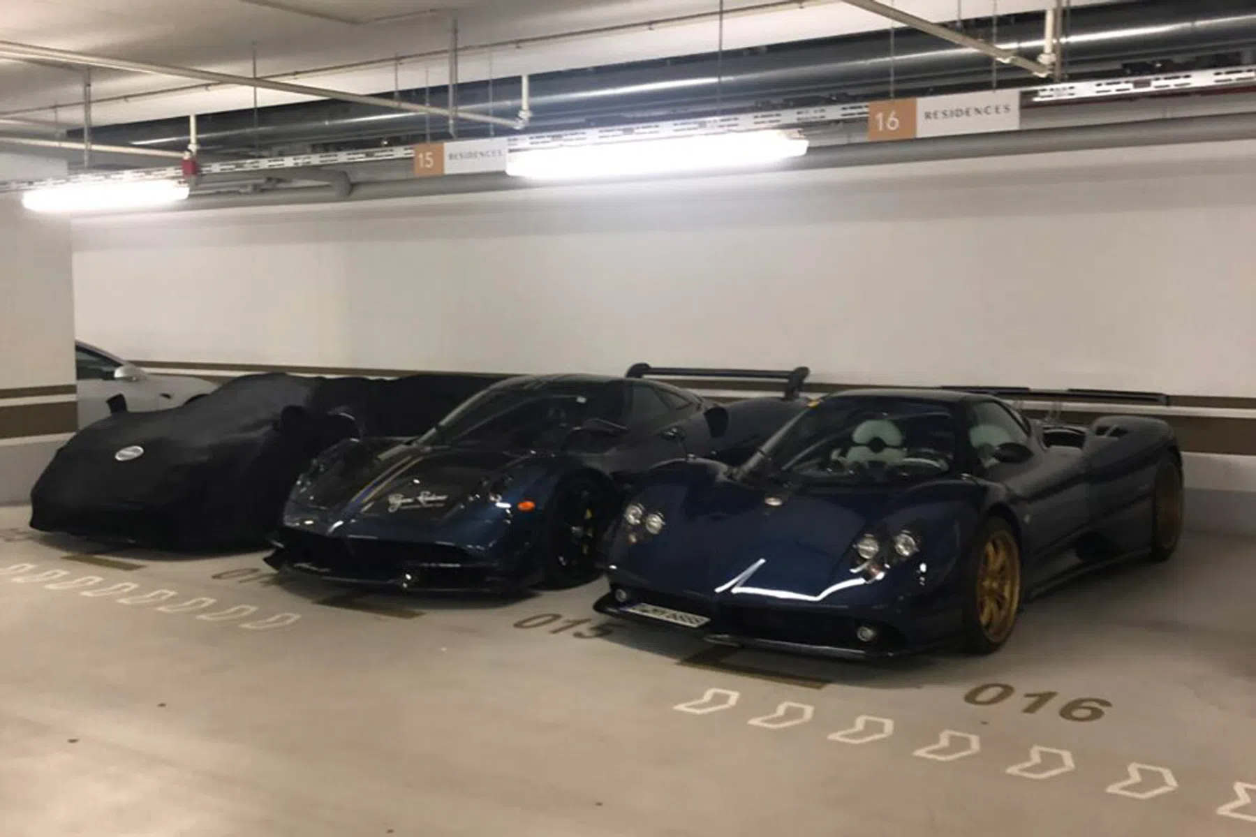Pagani Zonda Huayra spot