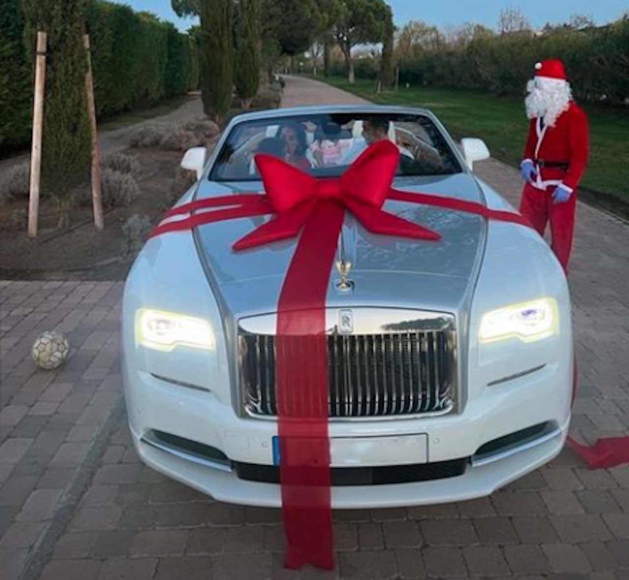 Ronaldo doet zichzelf nieuwe Rolls cadeau