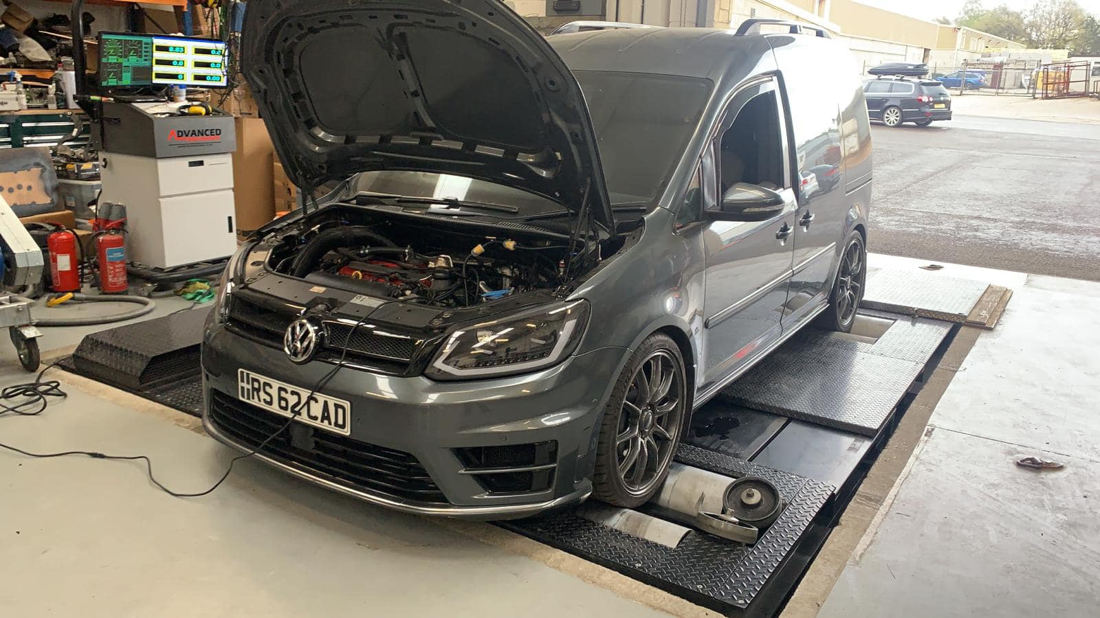 VW Caddy met RS3