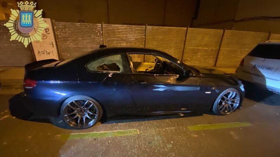 Boze vader gaat los op BMW van zoon