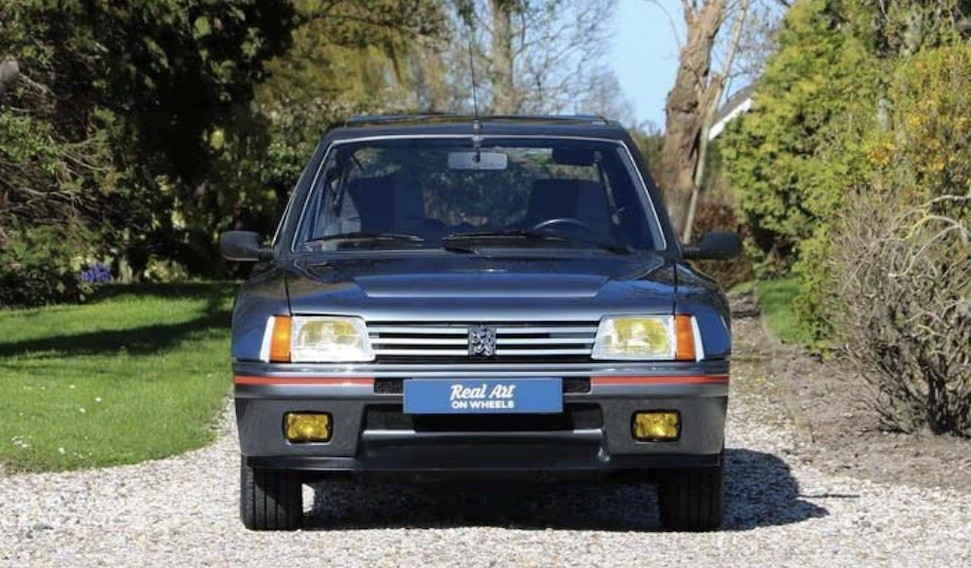 Peugeot 205 T16
