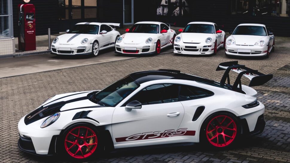 4 keer wit-rode Porsche 911 GT3 RS in Nederland