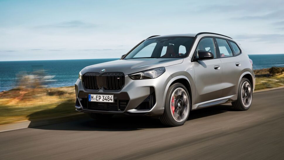 BMW X1 M35i is hier met 300 pk en sportuitlaten