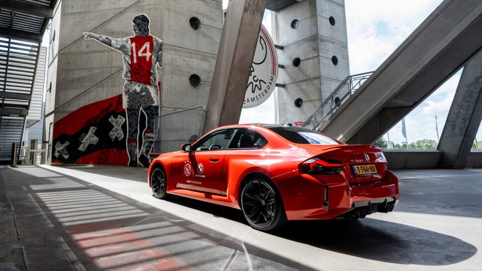 Ajax rijdt vanaf nu geen Mercedes meer, maar BMW