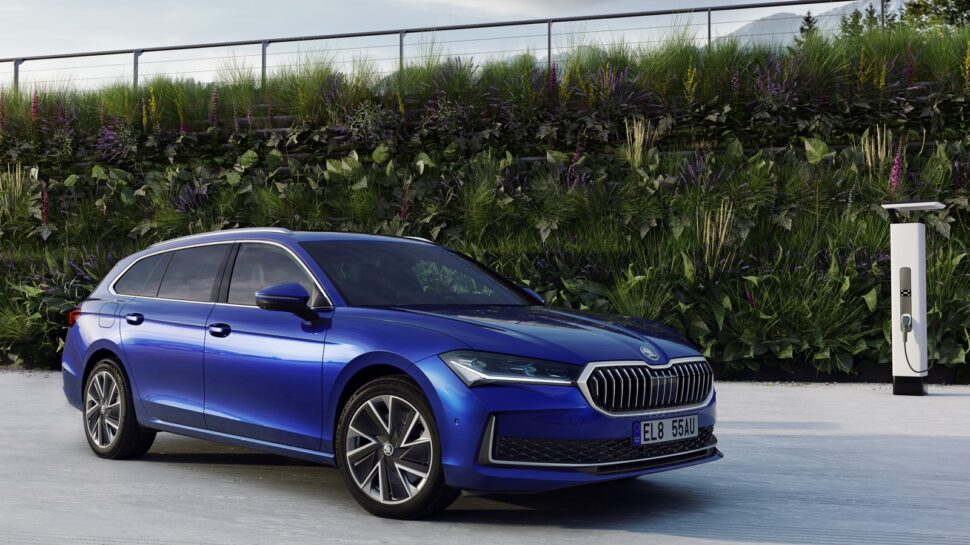 Gloednieuwe Skoda Superb 