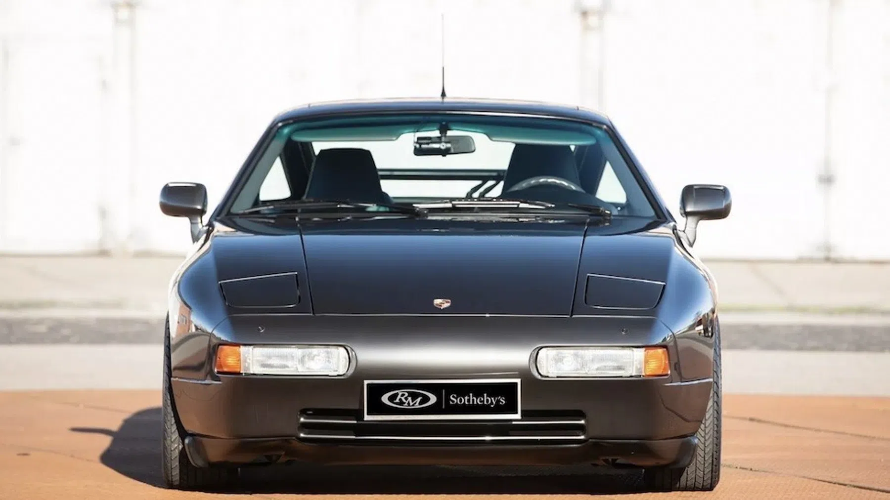 Porsche 928