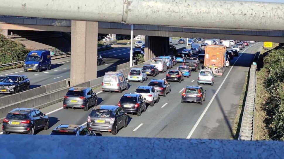 Het aantal auto's in Nederland stijgt enorm hard