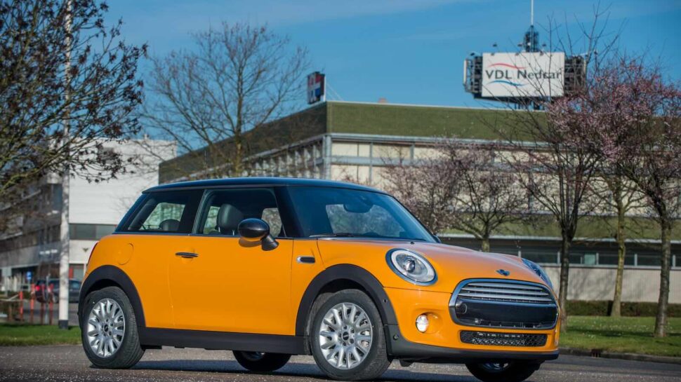 Vandaag horen Nedcar medewerkers dat ze ontslagen worden