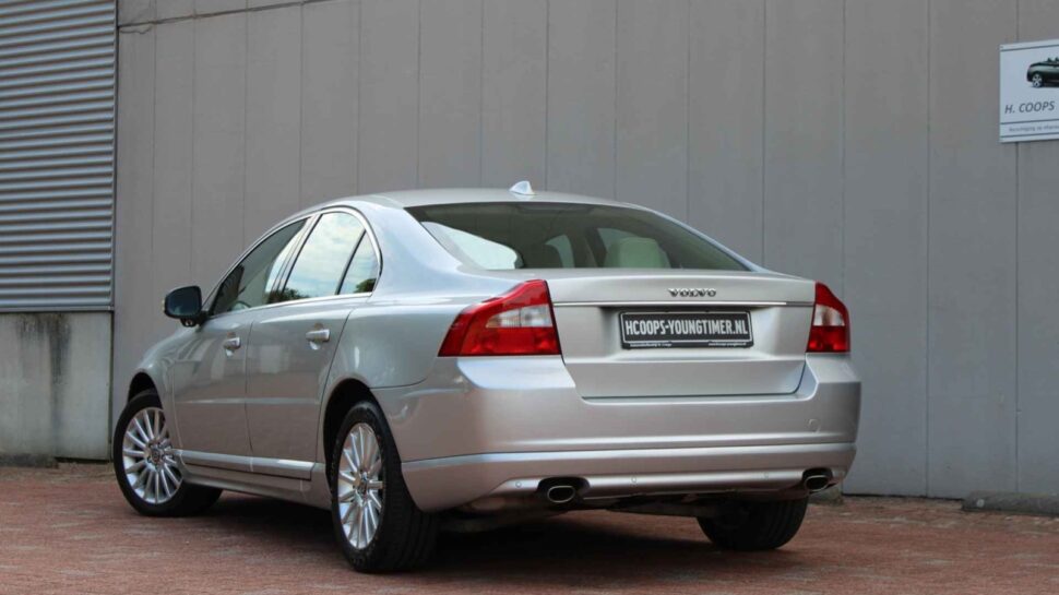 Volvo S80 V8