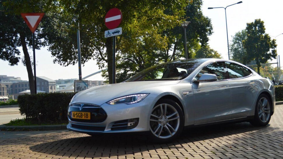 Onderzoek: EV's zijn levensgevaarlijk voor voetgangers